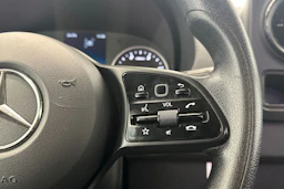 valkoinen Mercedes-Benz Sprinter 2022 kuva 18.