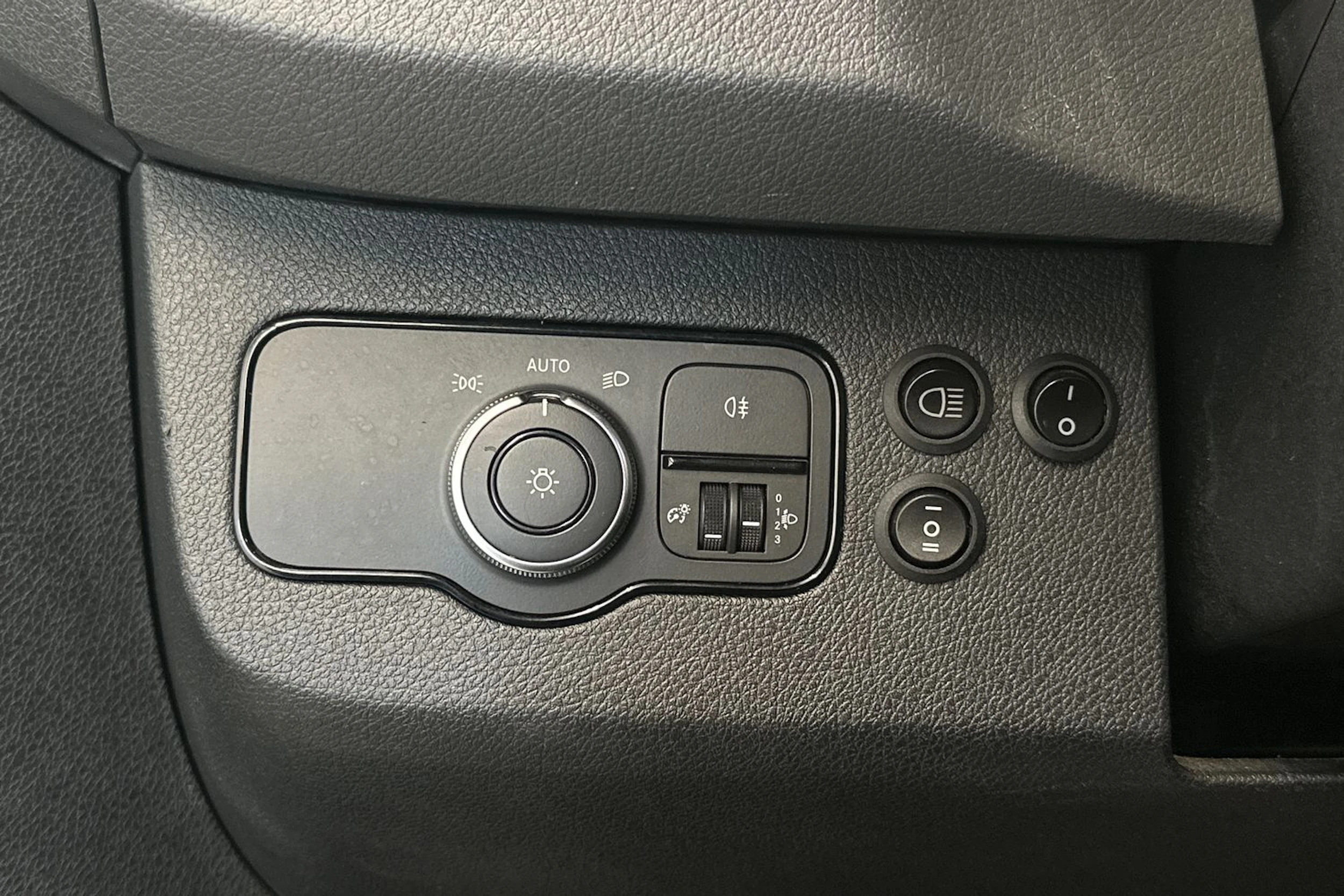 valkoinen Mercedes-Benz Sprinter 2022 kuva 20.