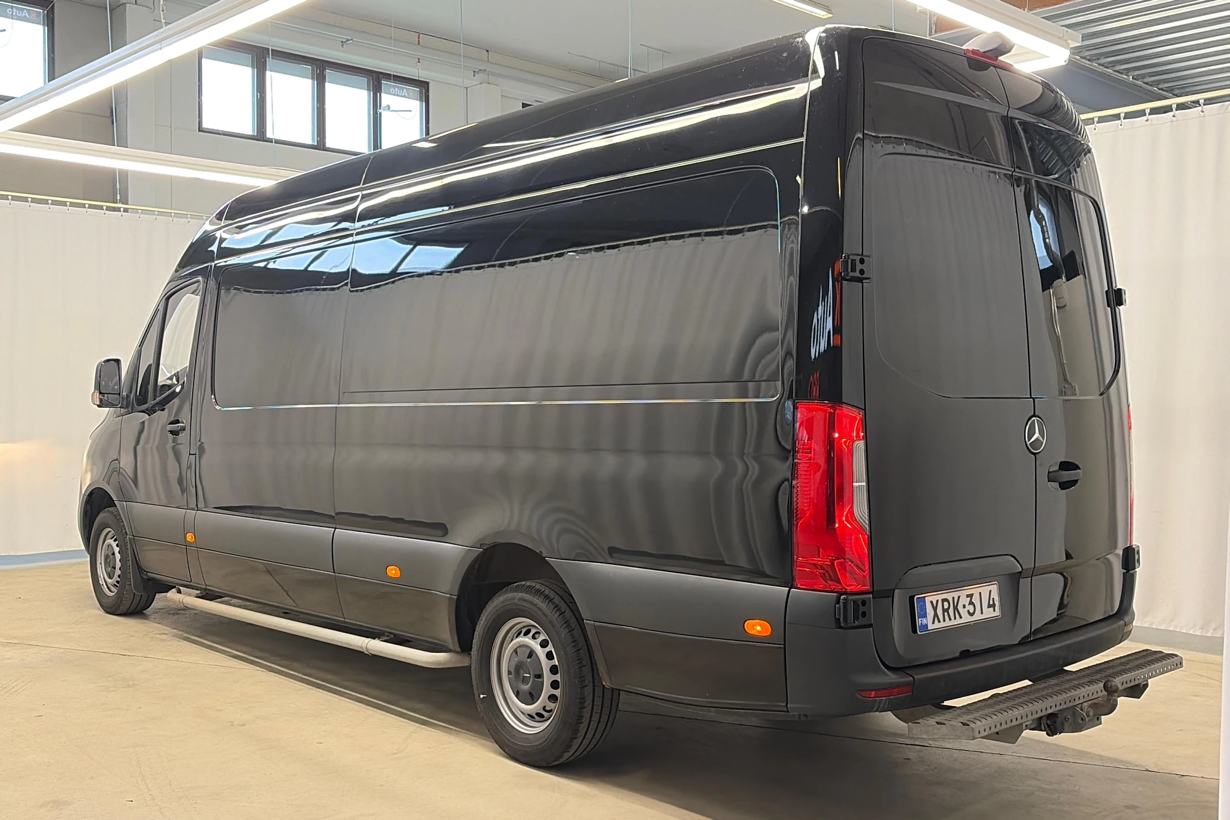 musta Mercedes-Benz Sprinter 2022 kuva 7.