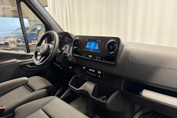 musta Mercedes-Benz Sprinter 2022 kuva 14.