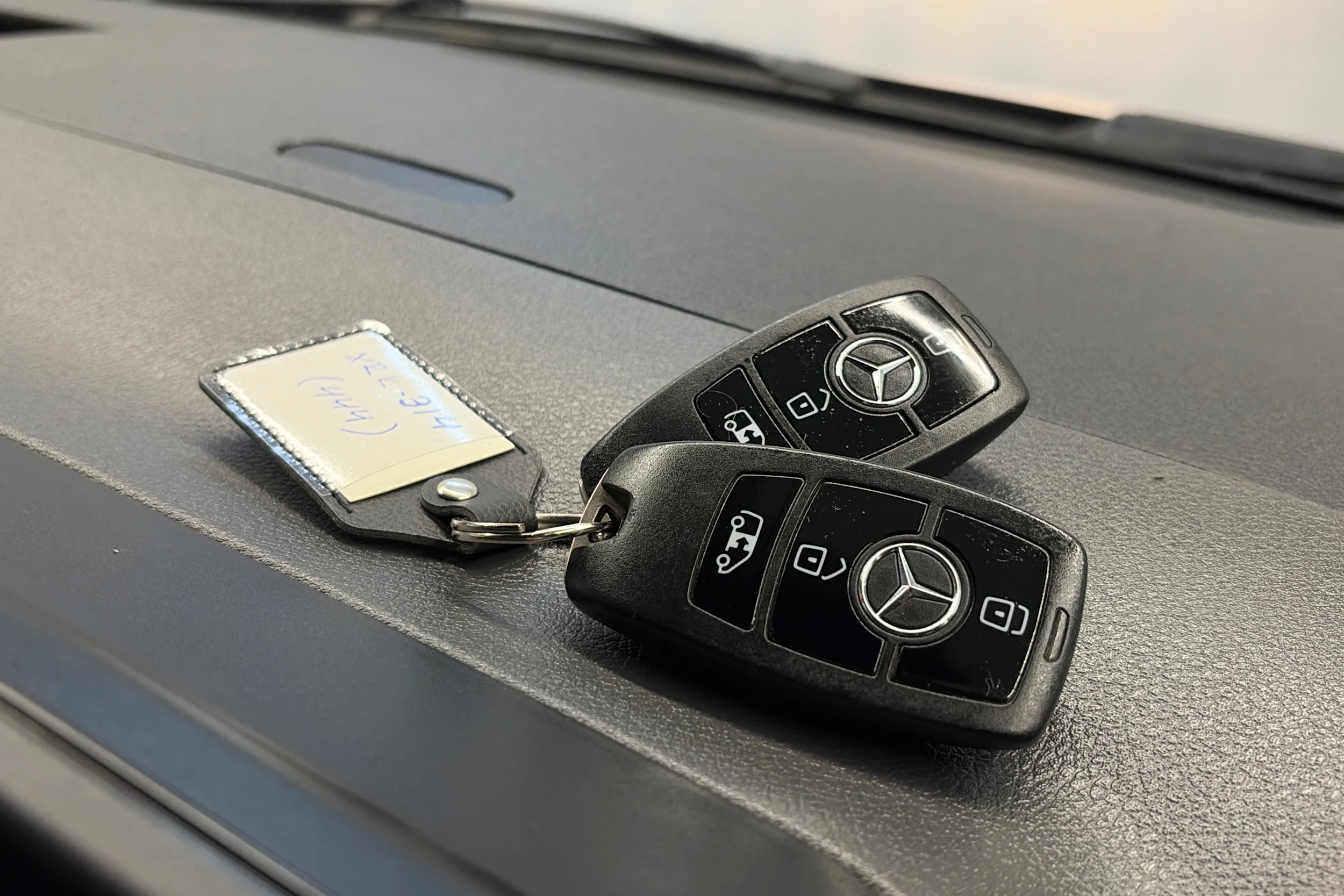 musta Mercedes-Benz Sprinter 2022 kuva 28.