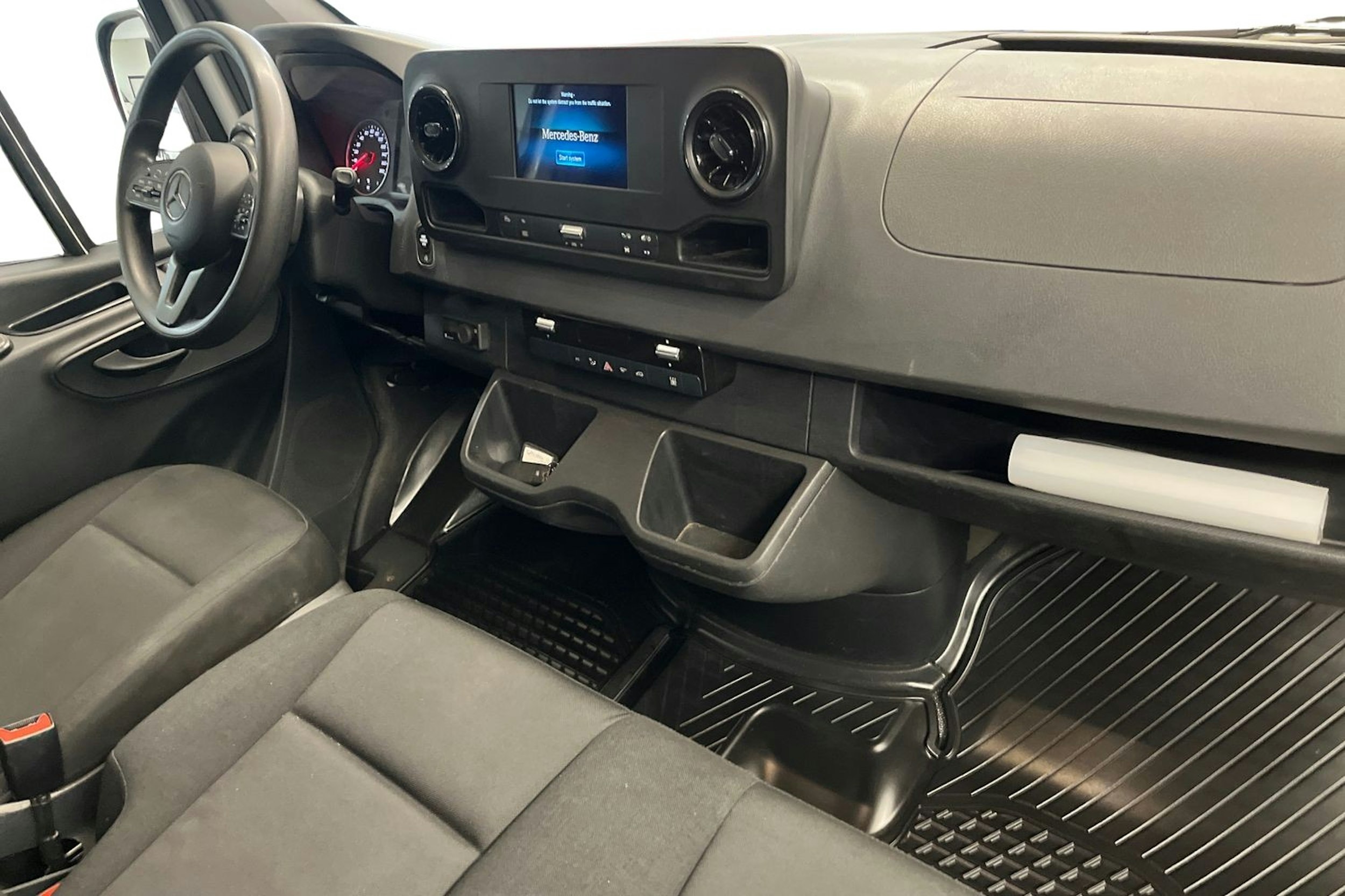valkoinen Mercedes-Benz Sprinter 2022 kuva 9.