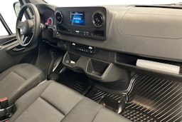 valkoinen Mercedes-Benz Sprinter 2022 kuva 9.