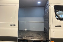 valkoinen Mercedes-Benz Sprinter 2022 kuva 13.