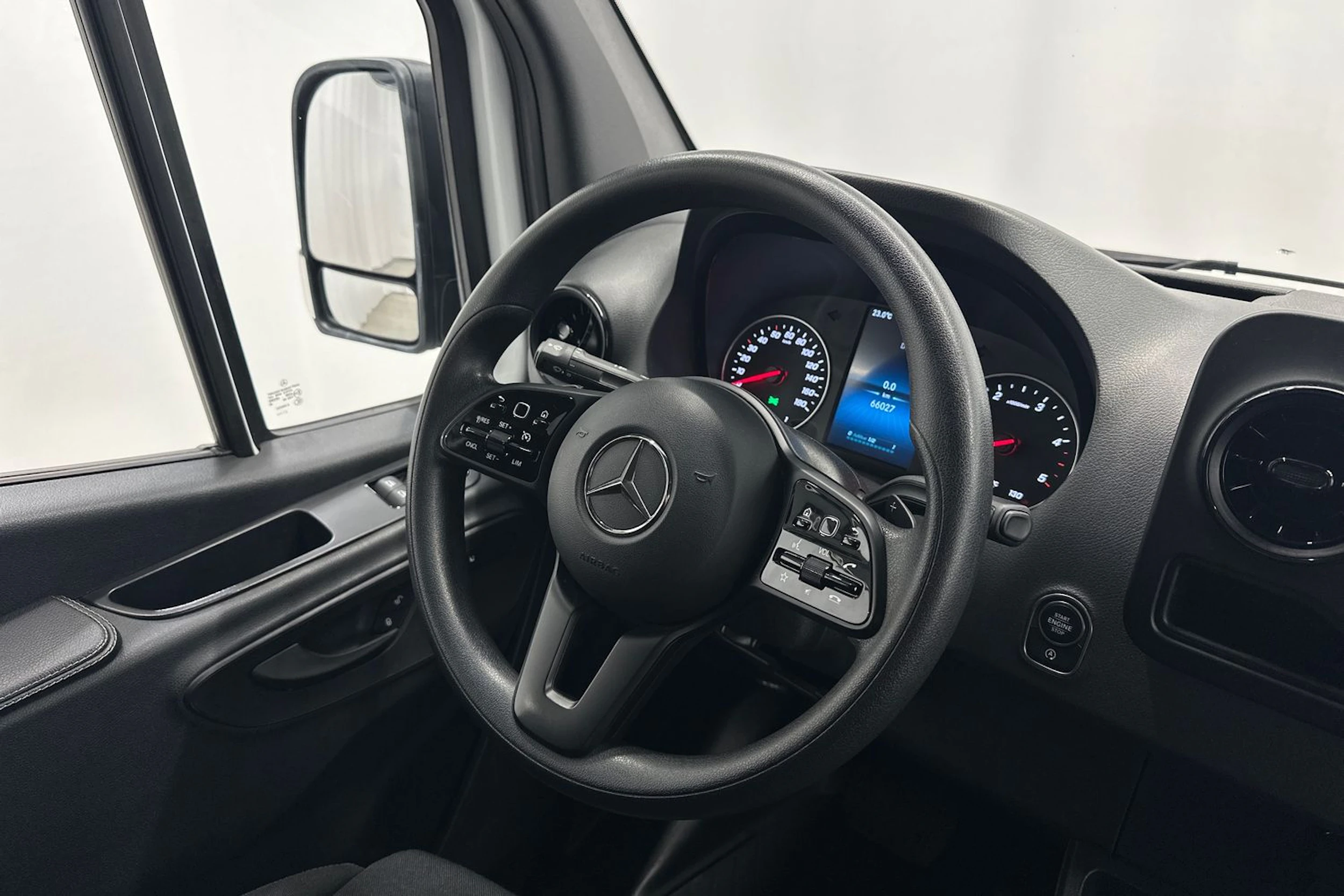 valkoinen Mercedes-Benz Sprinter 2022 kuva 10.