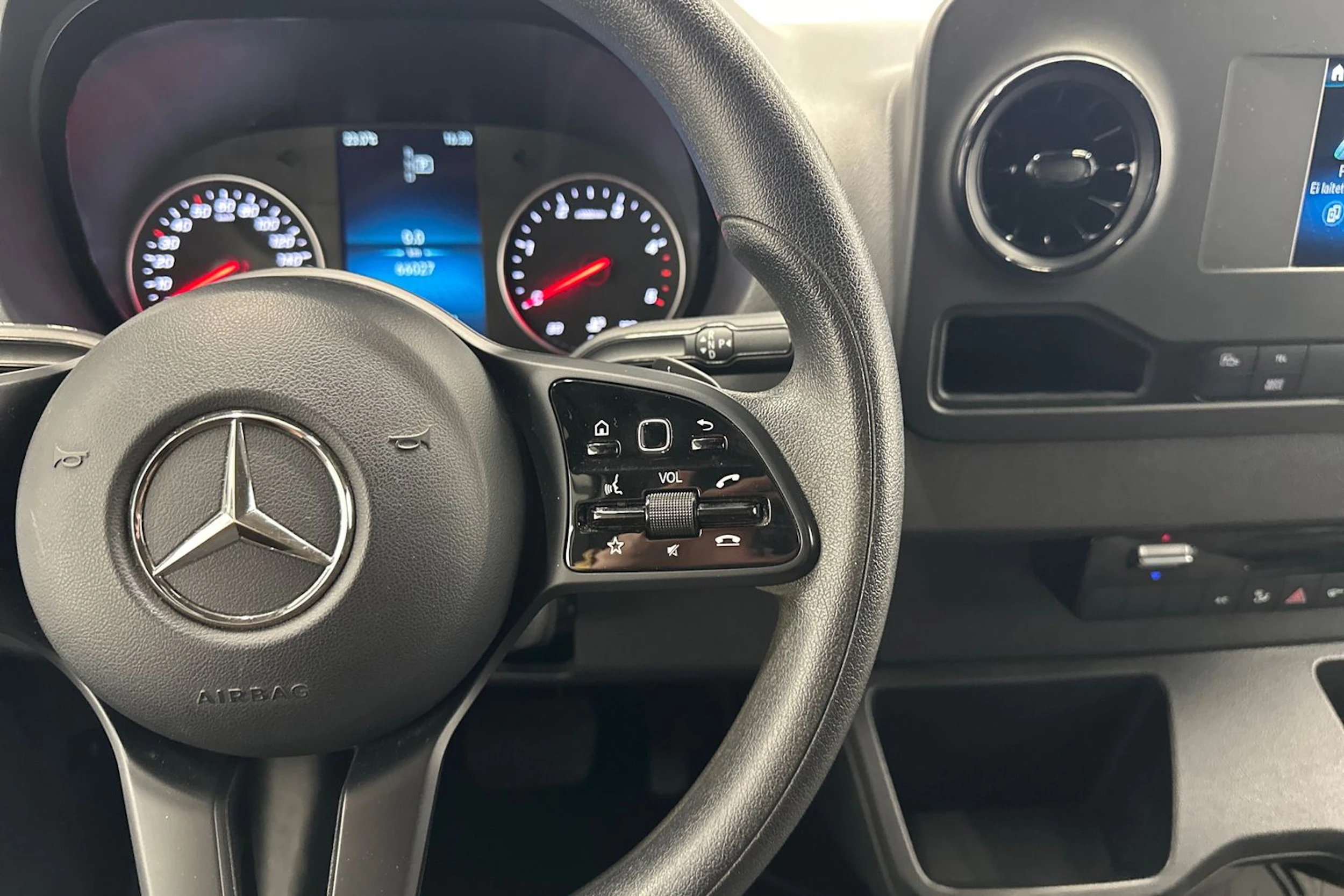 valkoinen Mercedes-Benz Sprinter 2022 kuva 12.
