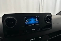 valkoinen Mercedes-Benz Sprinter 2022 kuva 16.