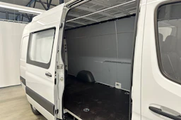 valkoinen Mercedes-Benz Sprinter 2022 kuva 25.