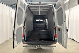 valkoinen Mercedes-Benz Sprinter 2022 kuva 26.