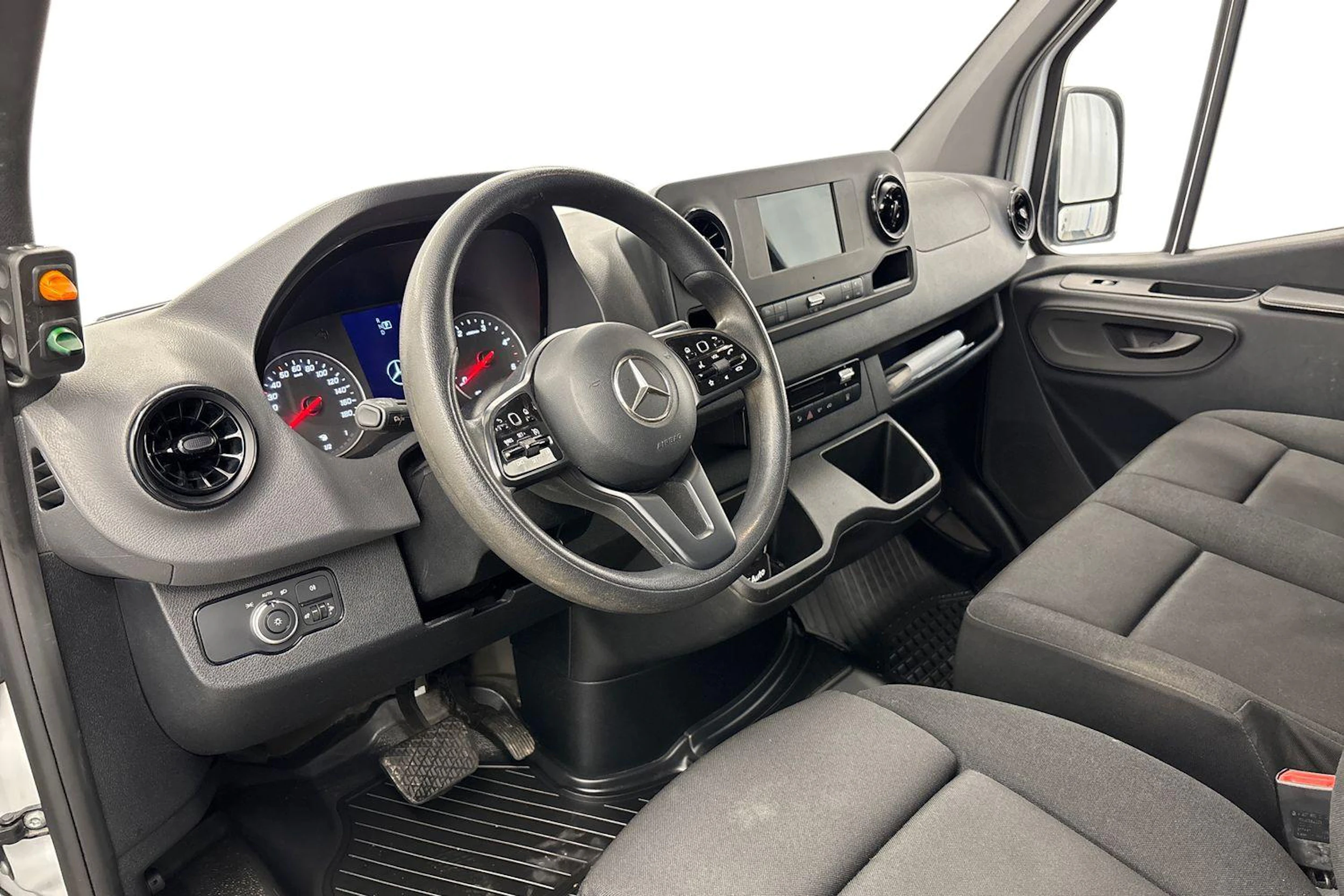 valkoinen Mercedes-Benz Sprinter 2022 kuva 8.