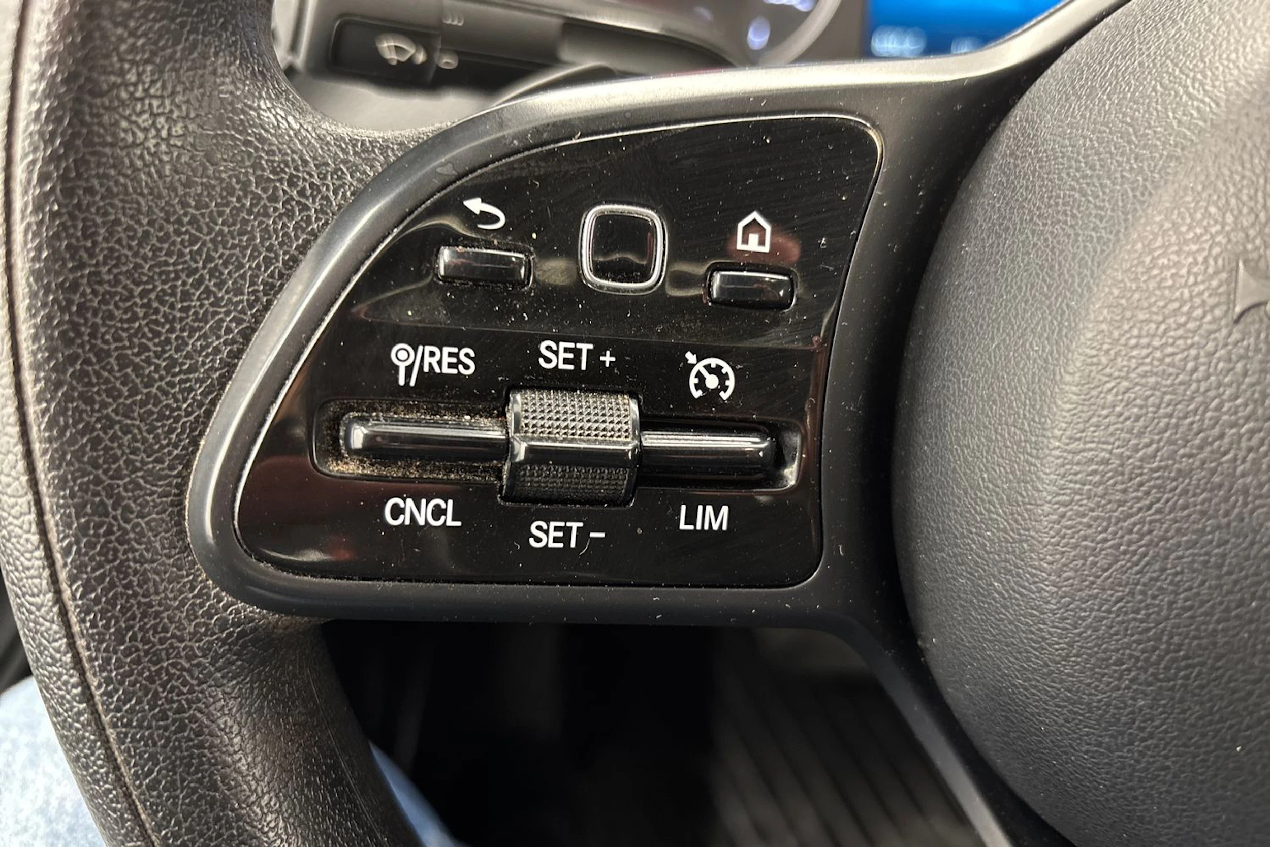 valkoinen Mercedes-Benz Sprinter 2022 kuva 20.