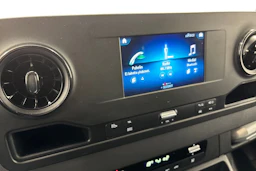 valkoinen Mercedes-Benz Sprinter 2022 kuva 25.