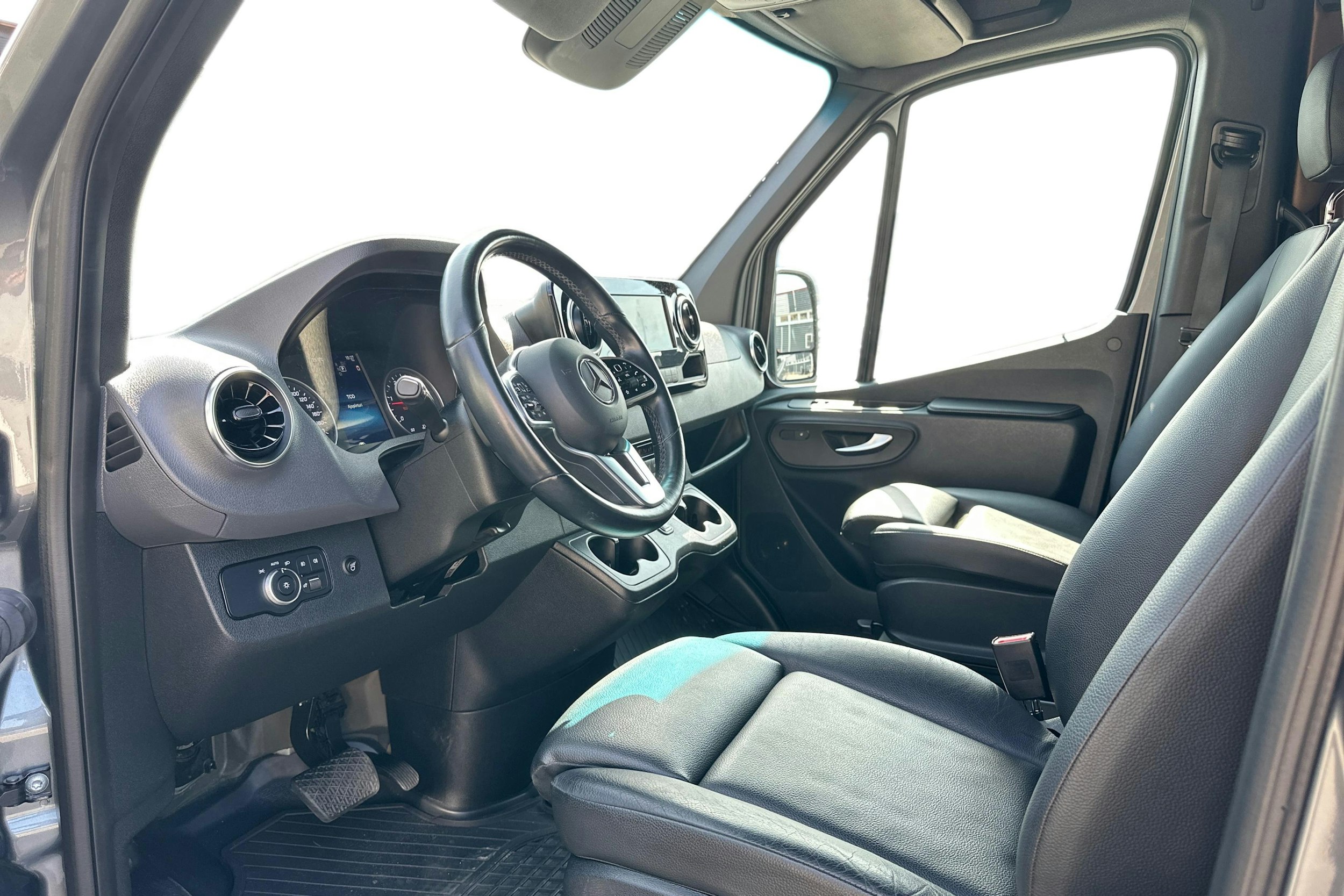 harmaa Mercedes-Benz Sprinter 2022 kuva 3.