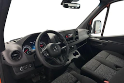 oranssi Mercedes-Benz Sprinter 2023 kuva 6.