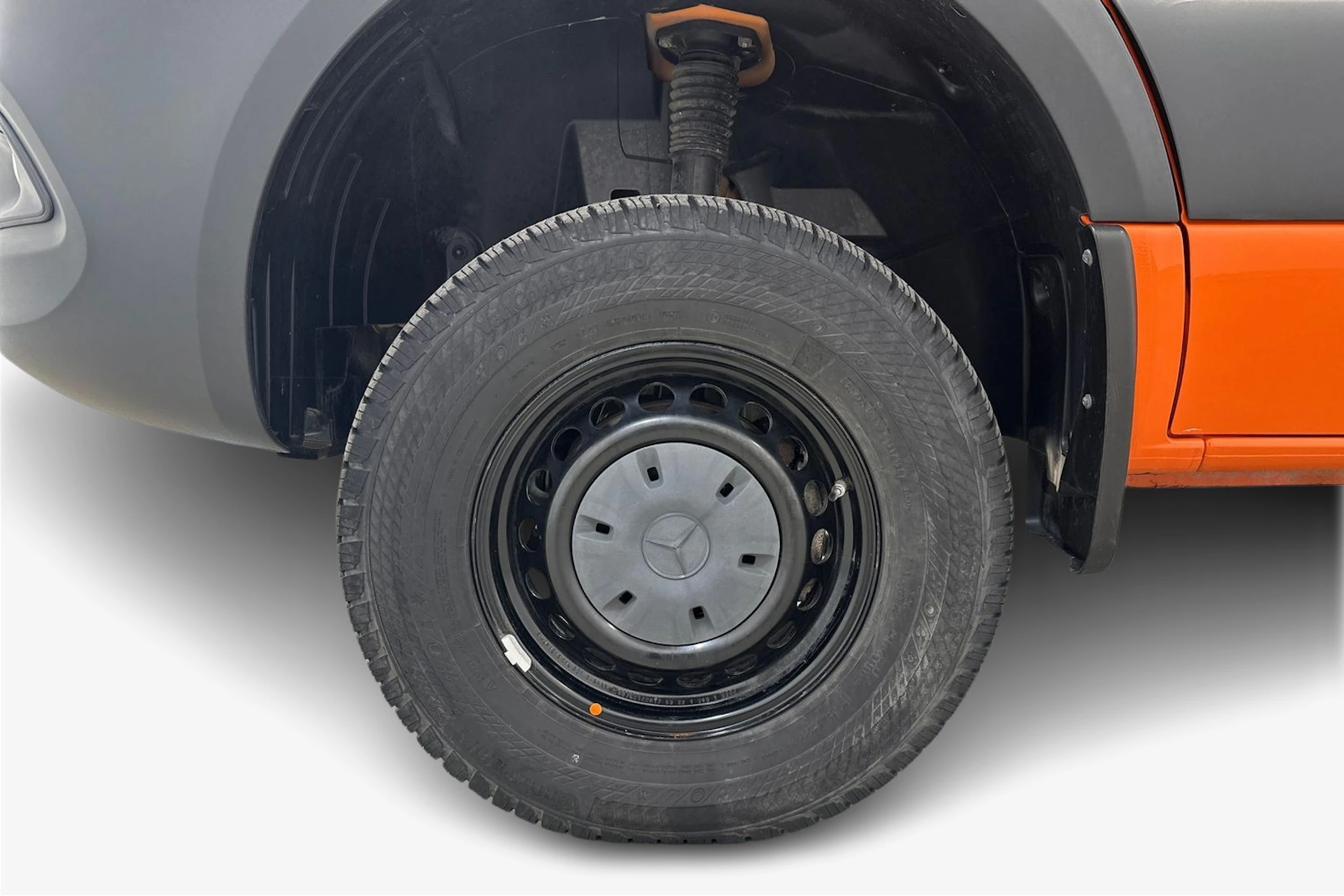 oranssi Mercedes-Benz Sprinter 2023 kuva 9.