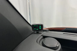 oranssi Mercedes-Benz Sprinter 2023 kuva 17.