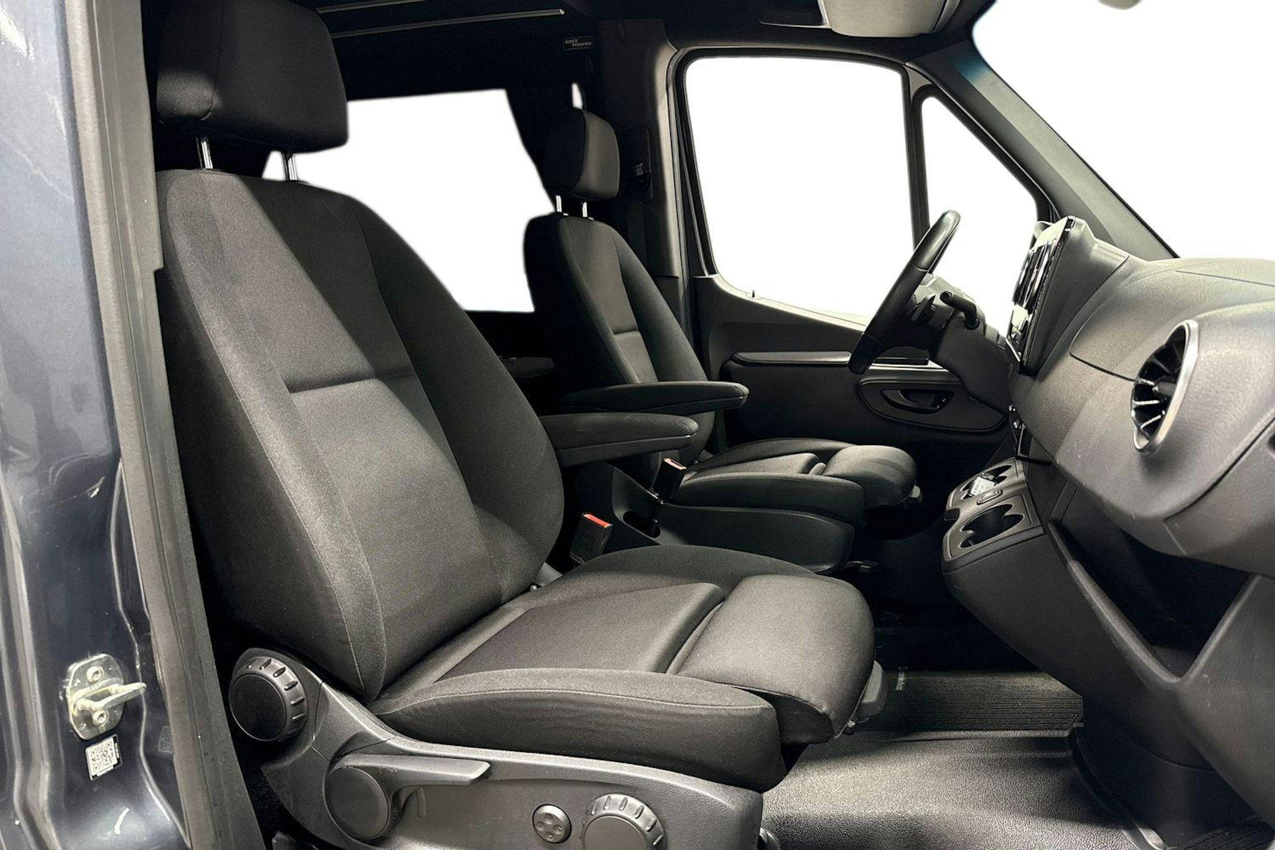 harmaa Mercedes-Benz Sprinter 2023 kuva 10.