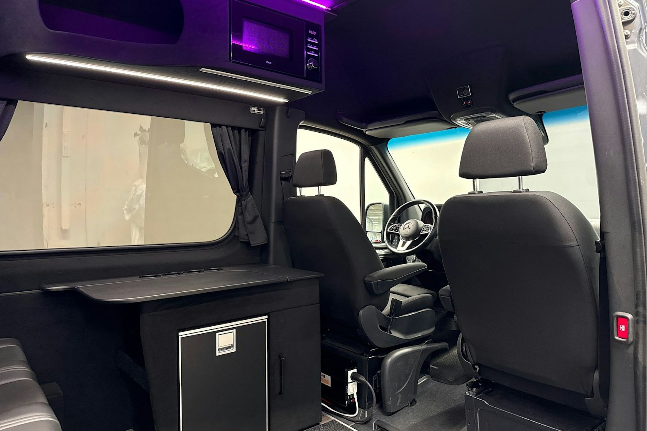 harmaa Mercedes-Benz Sprinter 2023 kuva 14.