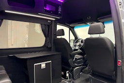 harmaa Mercedes-Benz Sprinter 2023 kuva 14.