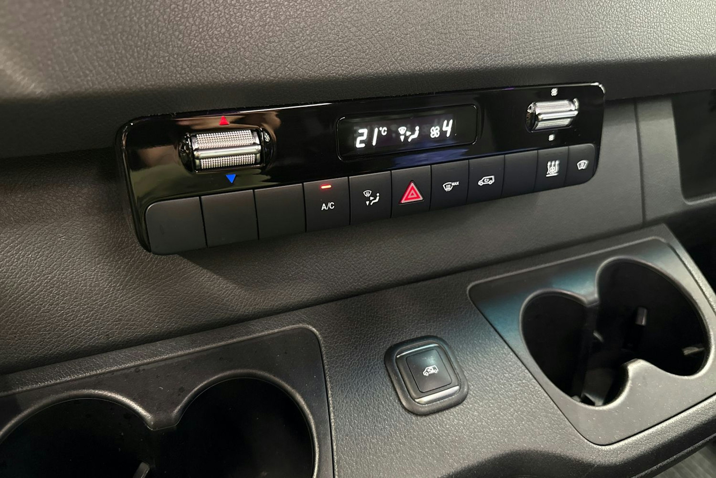 harmaa Mercedes-Benz Sprinter 2023 kuva 21.
