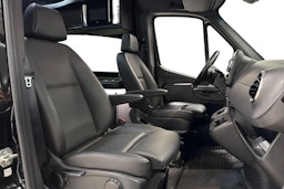 met. musta Mercedes-Benz Sprinter 2023 kuva 10.