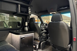 met. musta Mercedes-Benz Sprinter 2023 kuva 14.