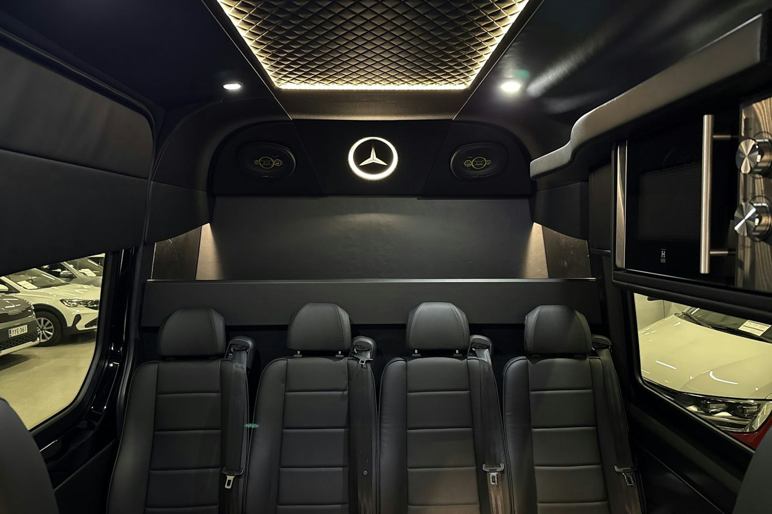 met. musta Mercedes-Benz Sprinter 2023 kuva 16.