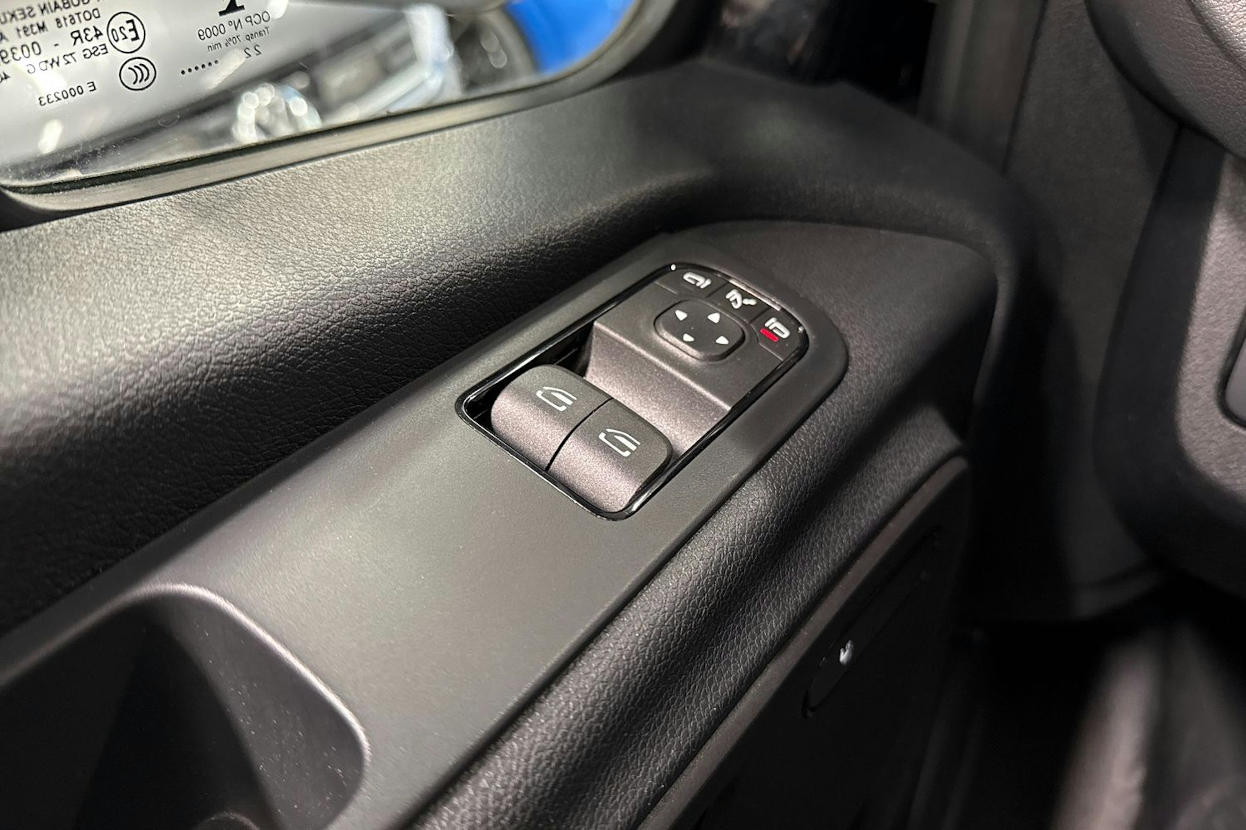 met. musta Mercedes-Benz Sprinter 2023 kuva 26.