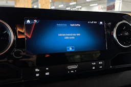 valkoinen Mercedes-Benz Sprinter 2023 kuva 28.
