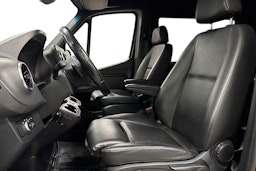 musta Mercedes-Benz Sprinter 2023 kuva 7.