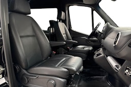musta Mercedes-Benz Sprinter 2023 kuva 10.