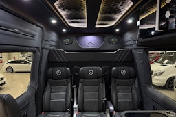 musta Mercedes-Benz Sprinter 2023 kuva 16.