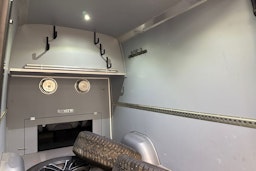 musta Mercedes-Benz Sprinter 2023 kuva 21.