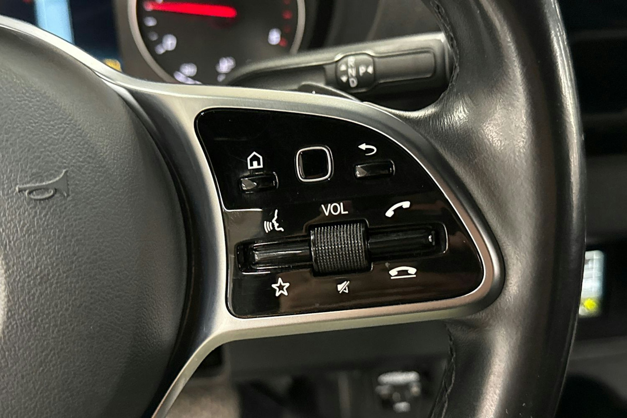 musta Mercedes-Benz Sprinter 2023 kuva 23.