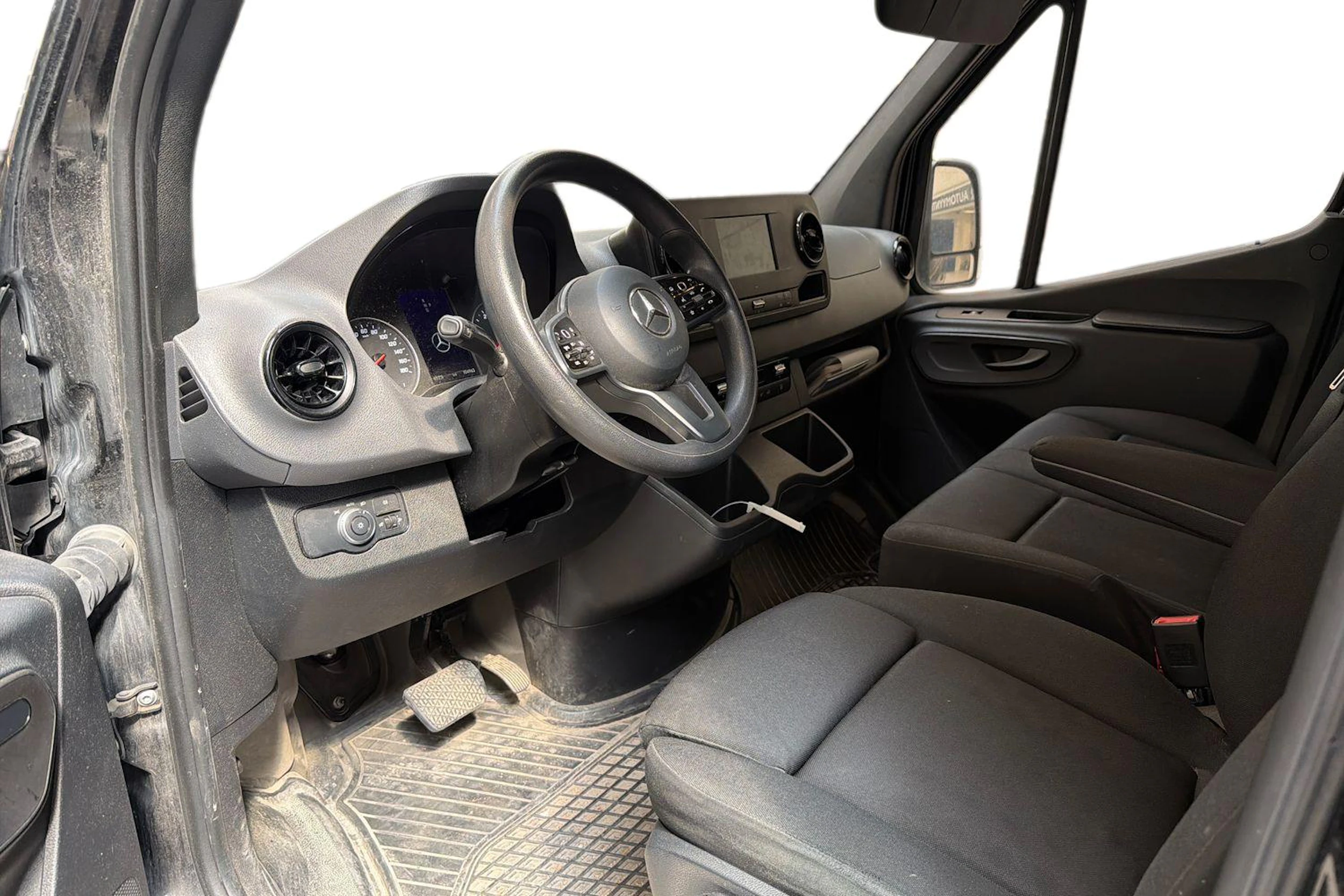 musta Mercedes-Benz Sprinter 2023 kuva 3.