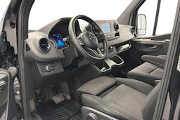 musta Mercedes-Benz Sprinter 2023 kuva 8.