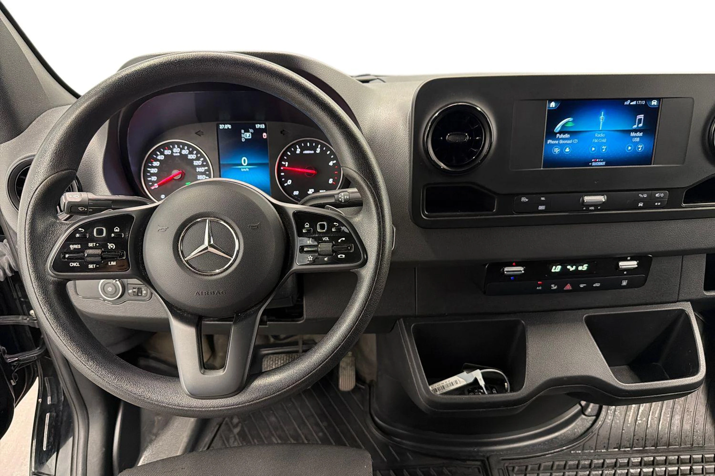 musta Mercedes-Benz Sprinter 2023 kuva 9.