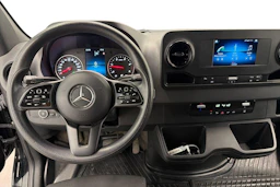 musta Mercedes-Benz Sprinter 2023 kuva 9.
