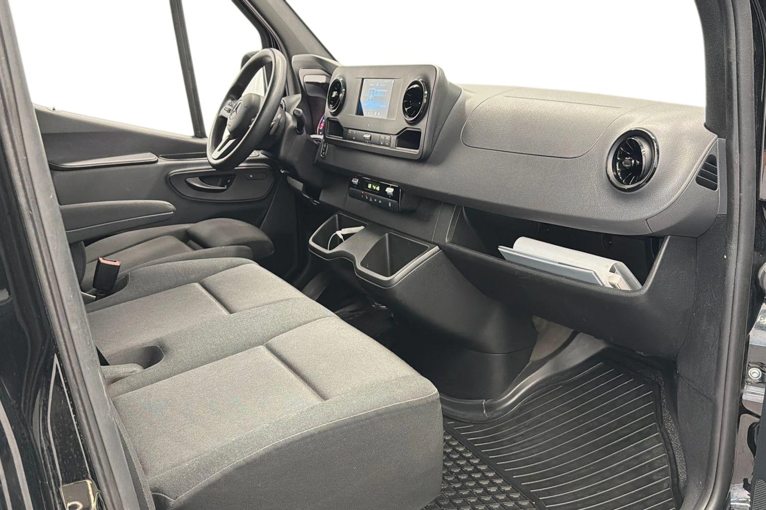 musta Mercedes-Benz Sprinter 2023 kuva 11.