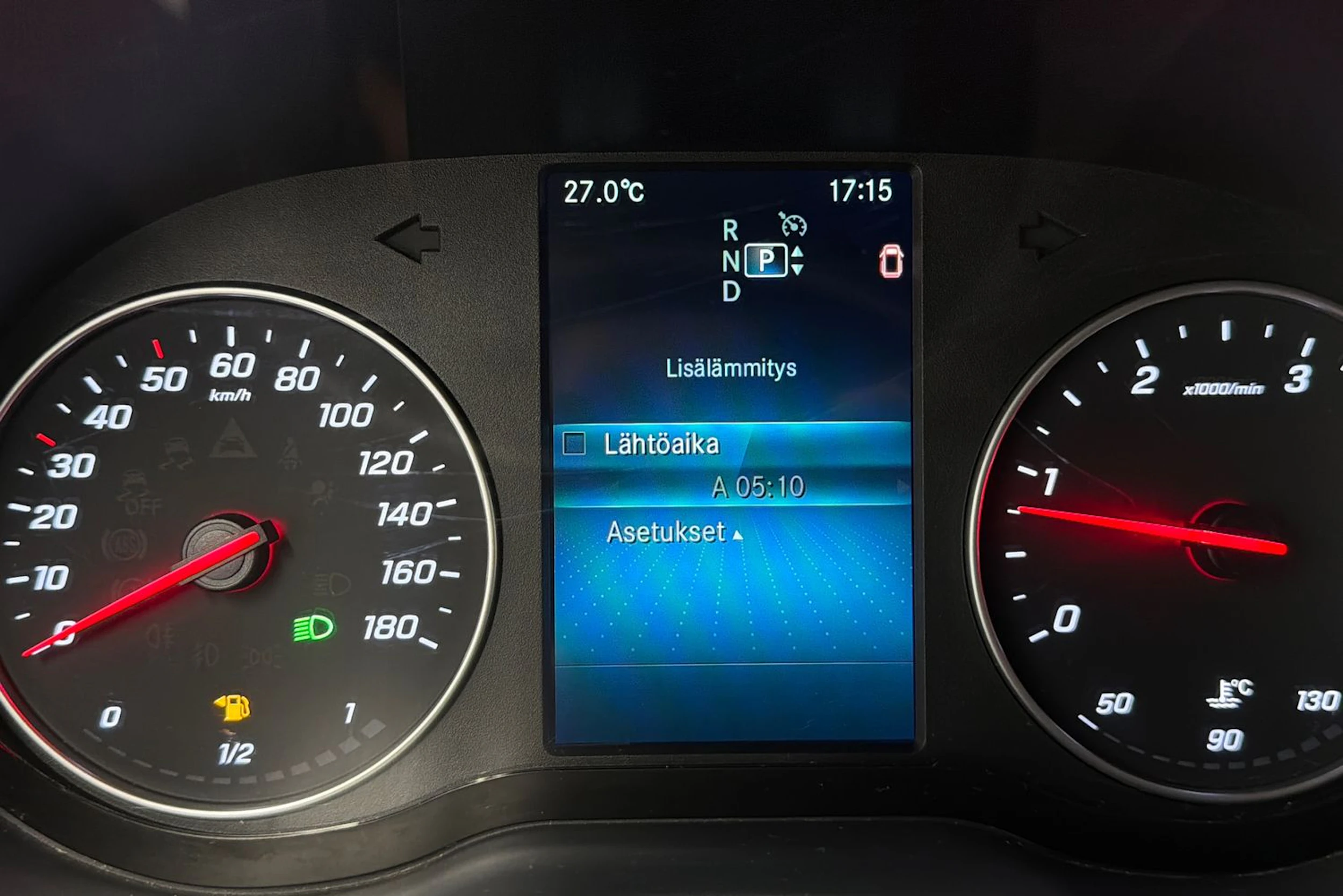musta Mercedes-Benz Sprinter 2023 kuva 22.