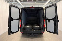 musta Mercedes-Benz Sprinter 2023 kuva 29.