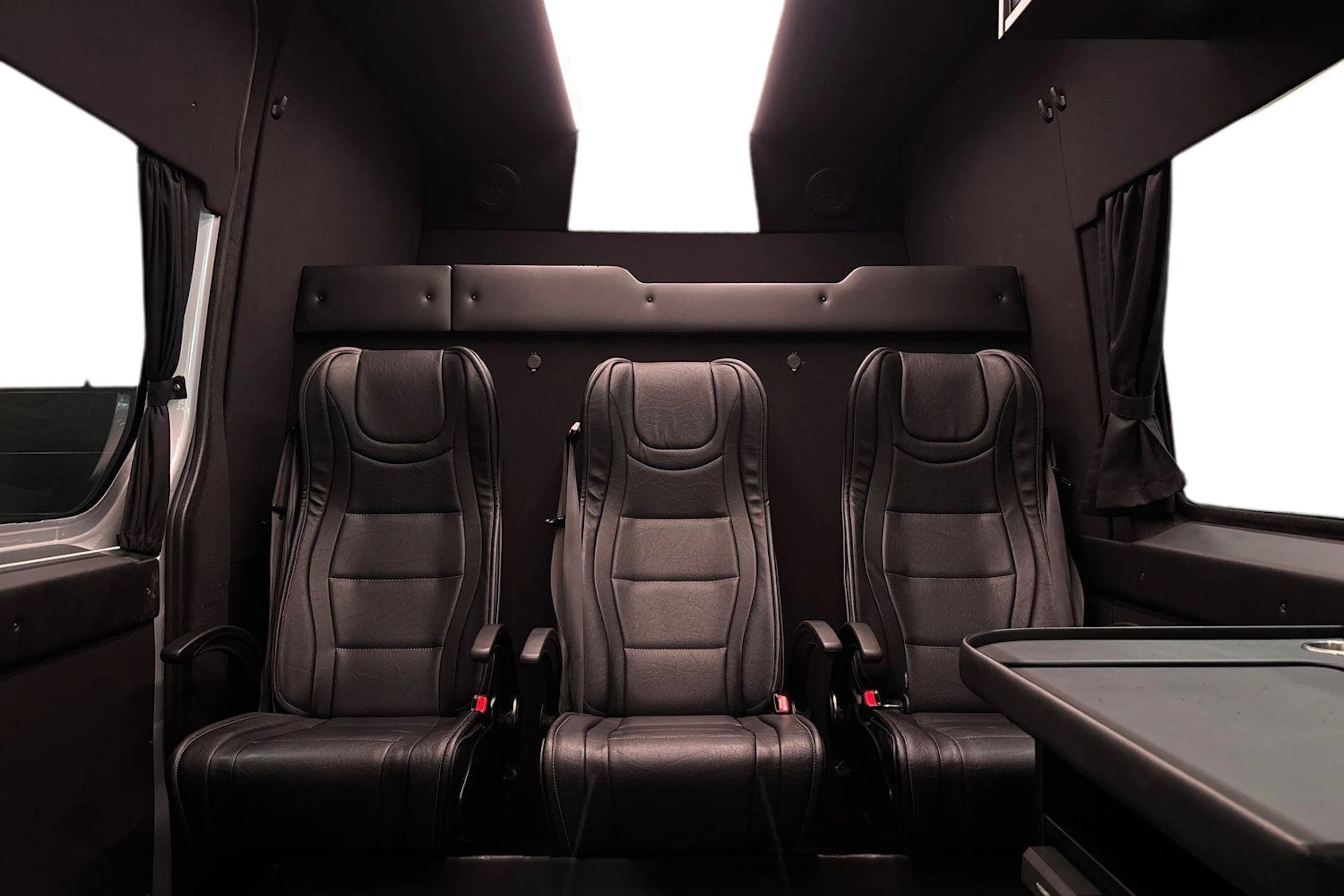 harmaa Mercedes-Benz Sprinter 2024 kuva 11.