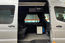 harmaa Mercedes-Benz Sprinter 2024 kuva 27.
