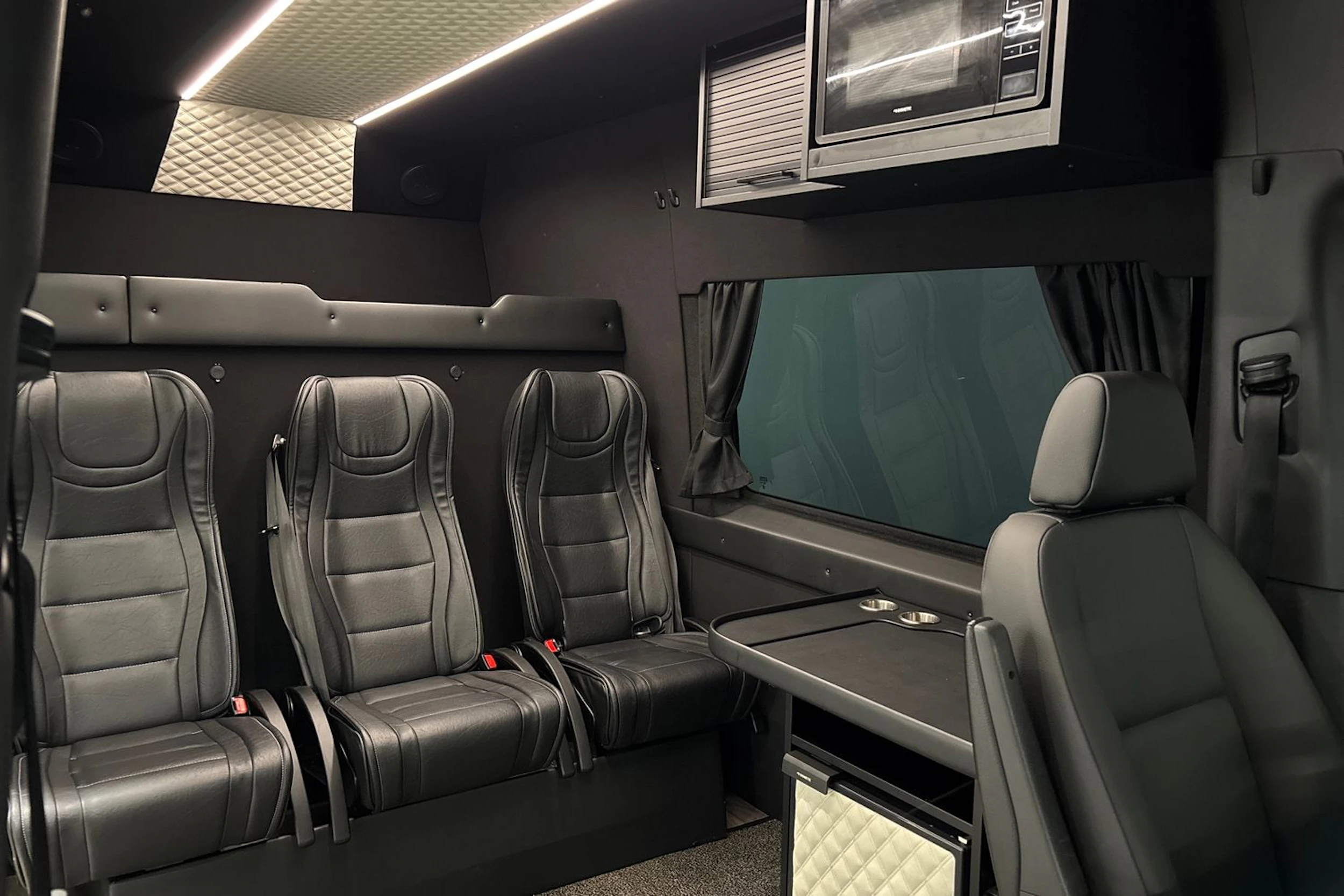 harmaa Mercedes-Benz Sprinter 2024 kuva 41.