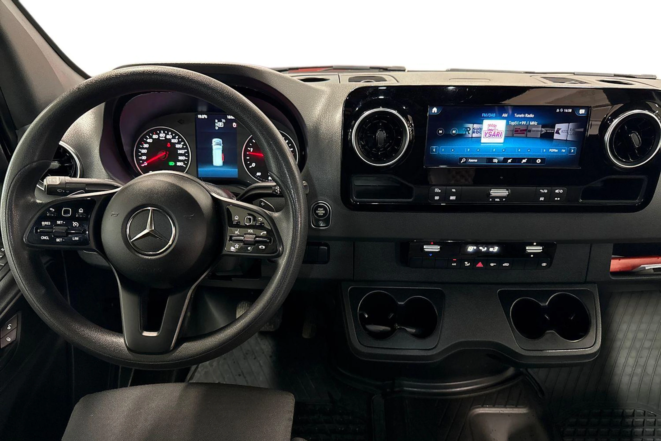 valkoinen Mercedes-Benz Sprinter 2023 kuva 9.
