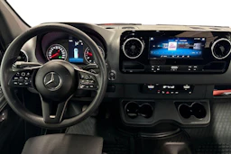 valkoinen Mercedes-Benz Sprinter 2023 kuva 9.