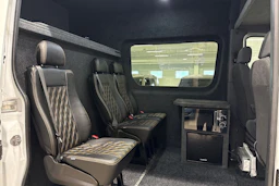 valkoinen Mercedes-Benz Sprinter 2023 kuva 13.