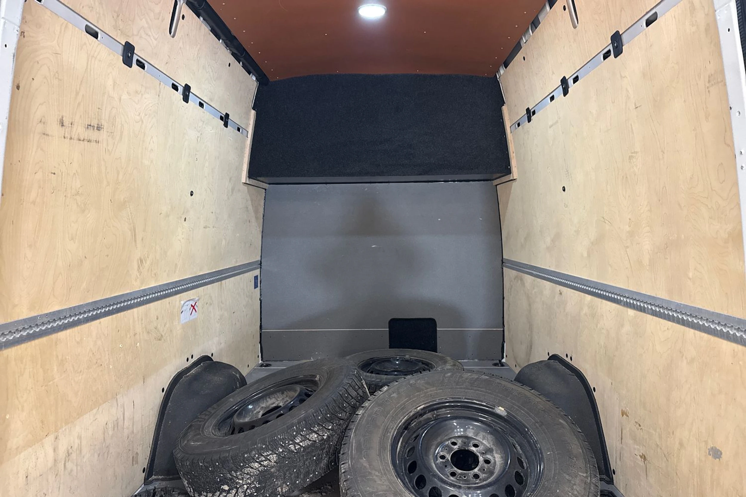 valkoinen Mercedes-Benz Sprinter 2023 kuva 17.