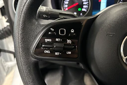 valkoinen Mercedes-Benz Sprinter 2023 kuva 18.