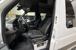 valkoinen Mercedes-Benz Sprinter 2023 kuva 6.